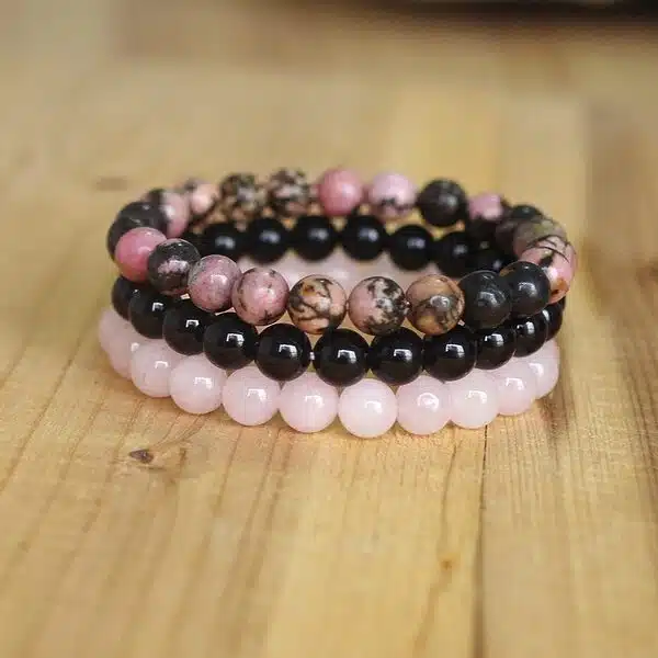 Bracelets Zen Trio de Précieuses constitué de 3 bracelets en pierres naturelles de quartz rose et rhodonite et onyx vendu par la boutique Z Comme Zen spécialisée en Lithothérapie