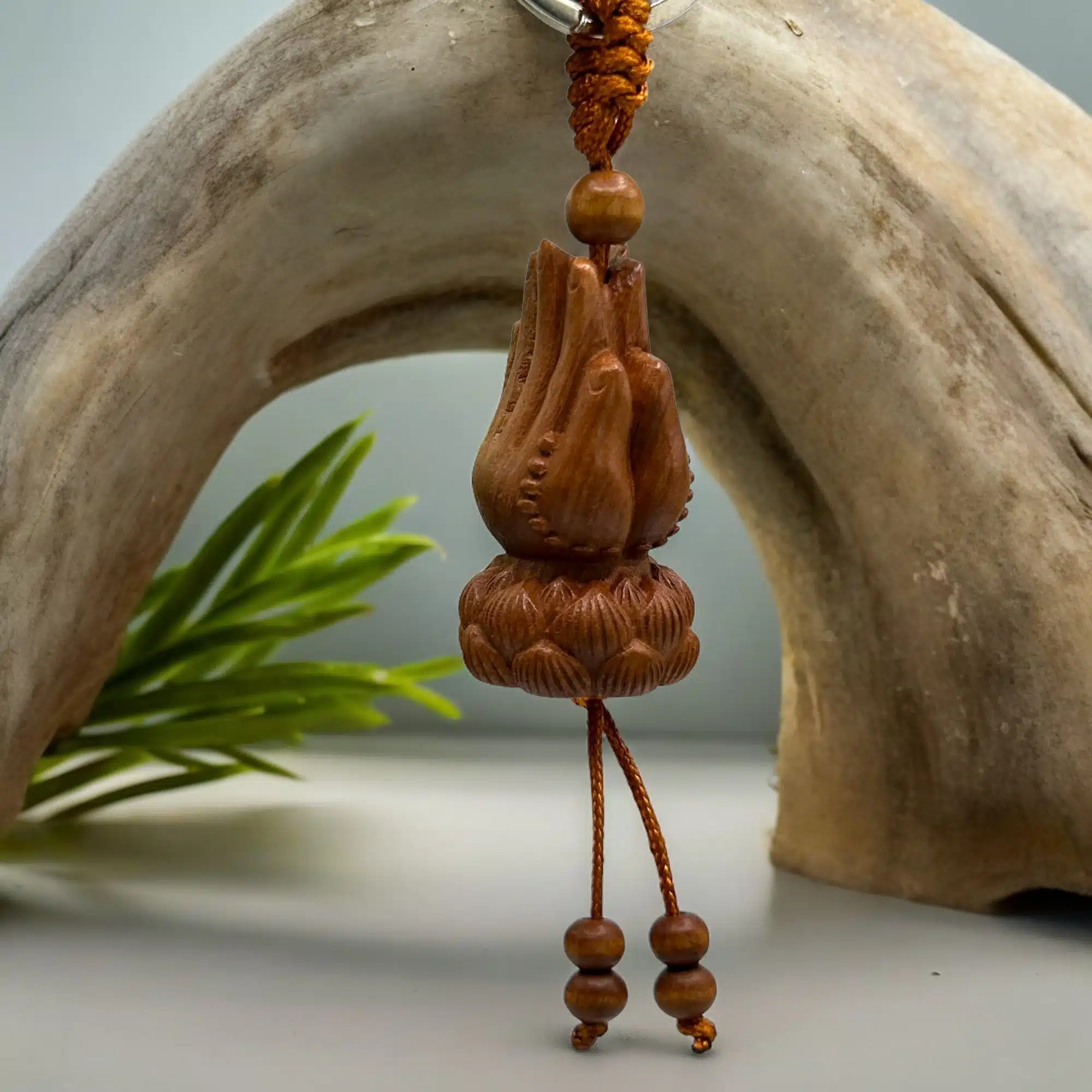 Porte-Clés - Mains et Lotus - Anjali Muddra – Image 3