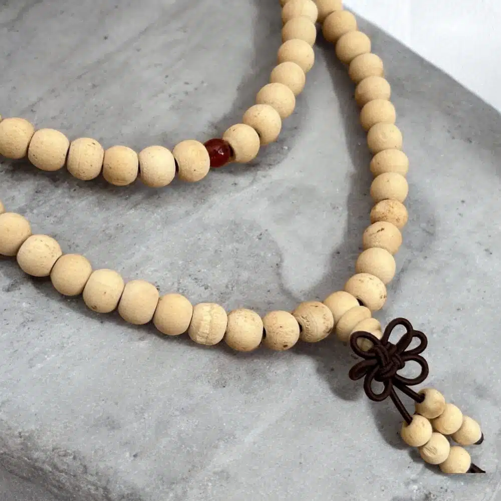 Collier Mala Tibétain en Bois de Santal - Naturel 8mm