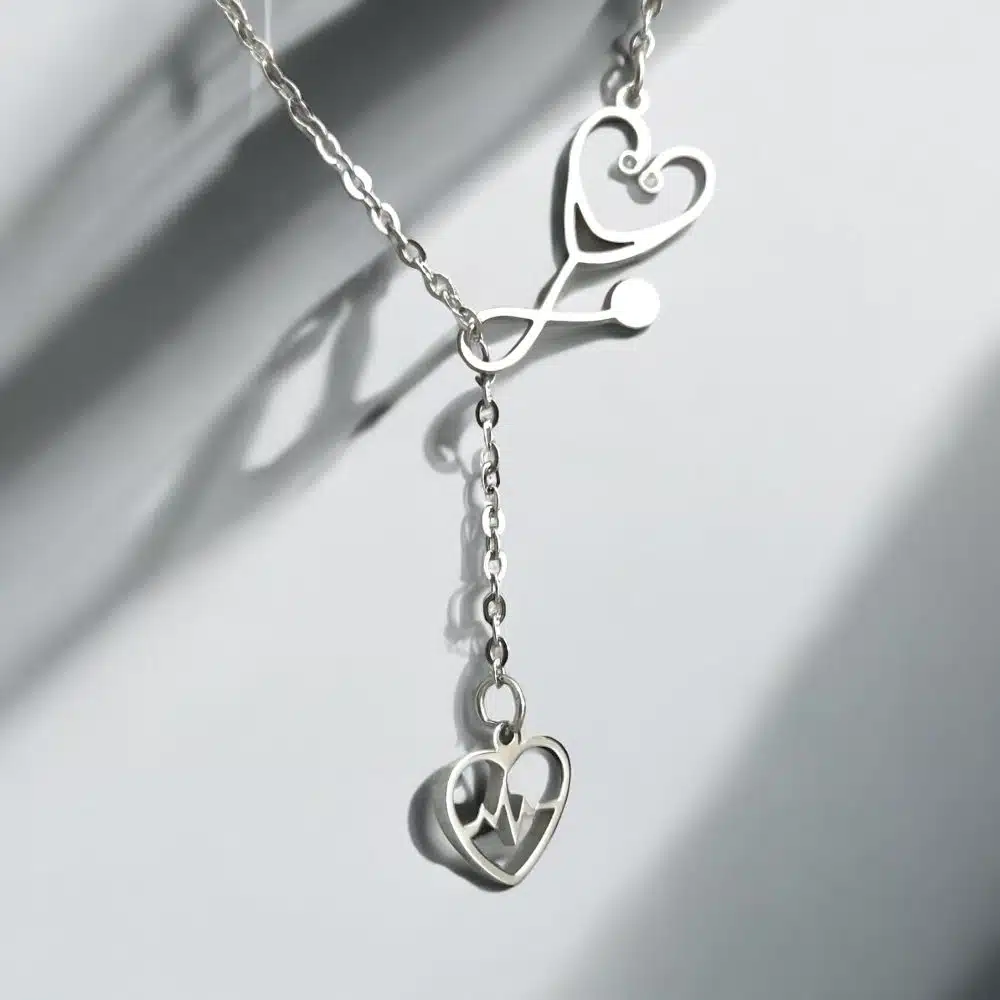Collier Pendentif Acier Coeur et Stéthoscope "Beijing" - Argenté