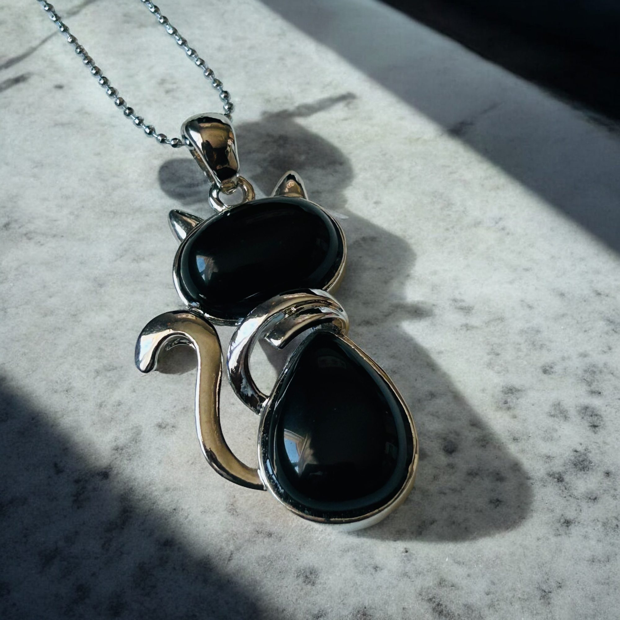 Collier Pendentif Chat Précieux - Agate Noire – Image 2