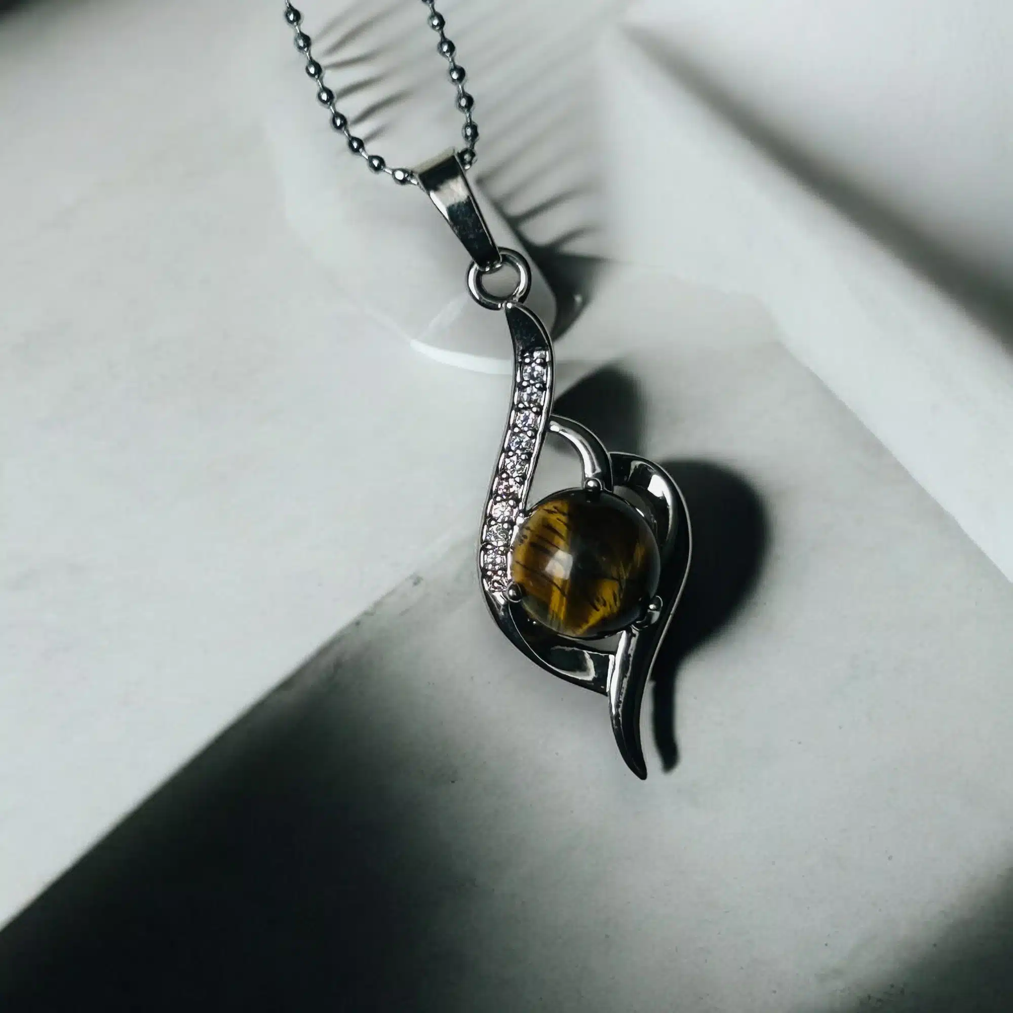 Collier Pendentif Coeur Argenté Calcutta - Oeil de Tigre – Image 4