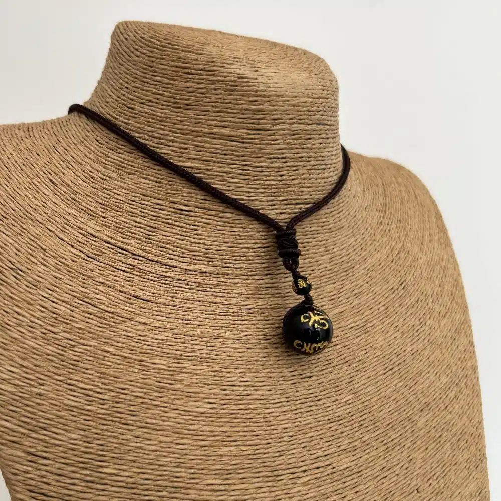 Collier Pendentif Mantra Porte-Bonheur - Mantra Doré
