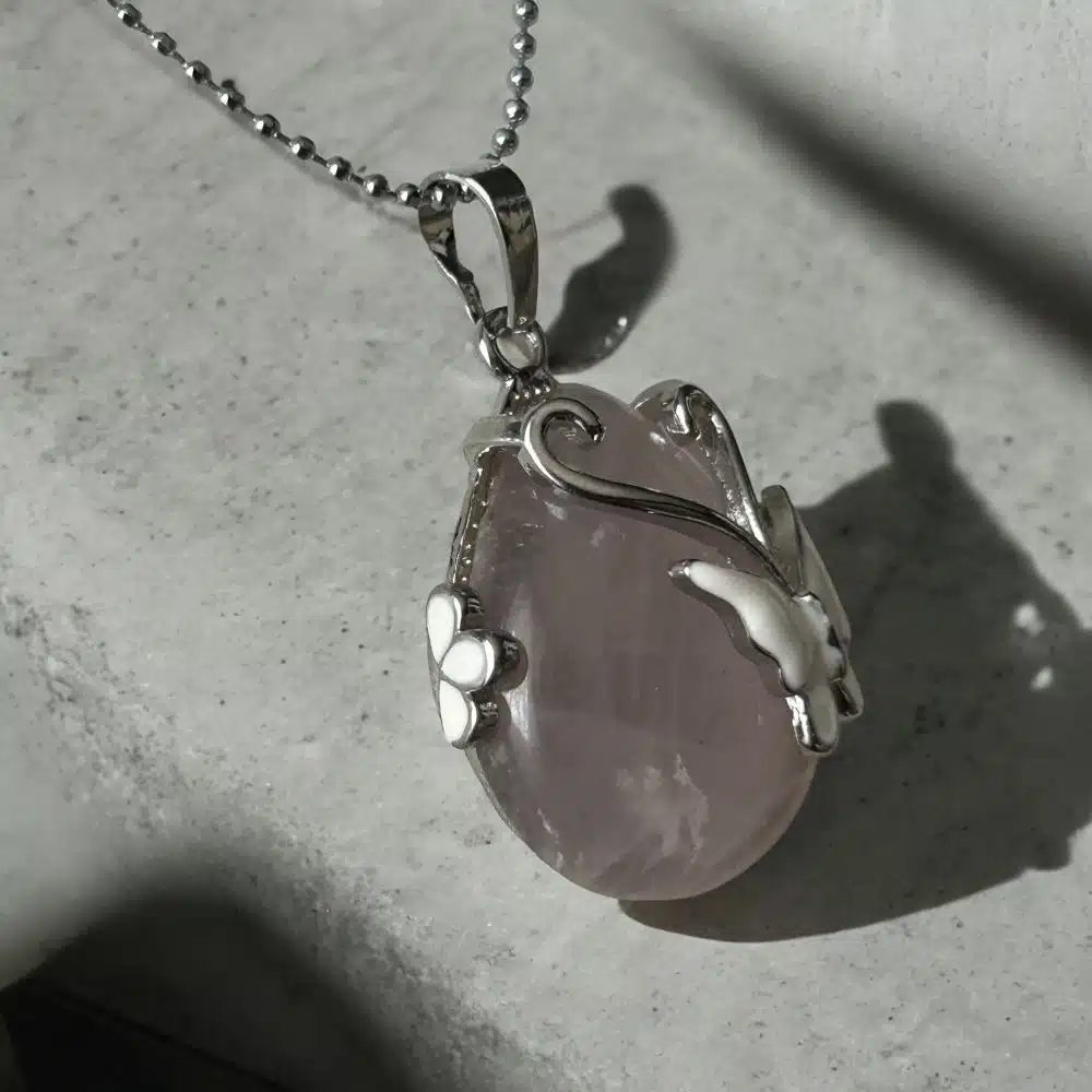 Collier Pendentif Papillon Argenté Sarnath - Quartz Rose