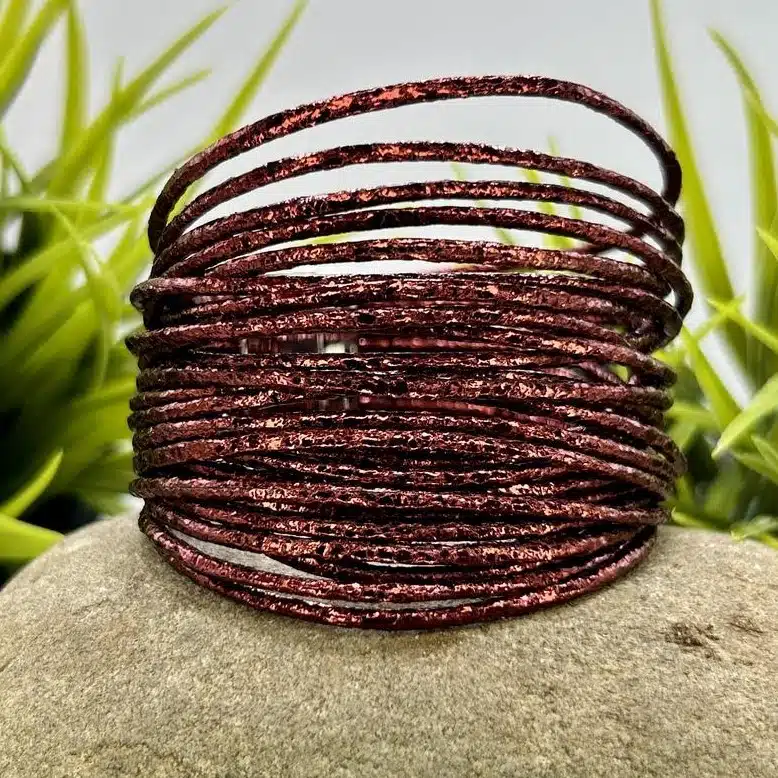 Bracelet Manchette Fils Étincelants - Rouge