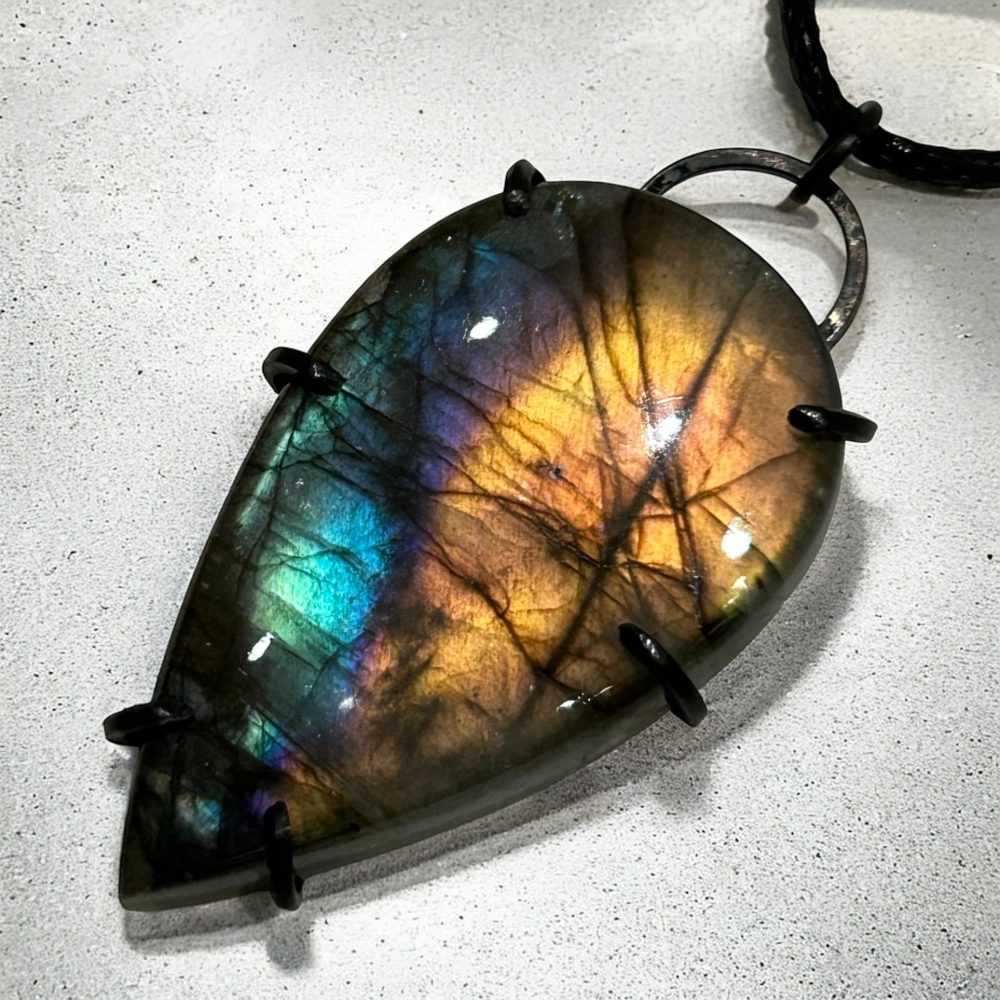 Collier Pendentif Labradorite - Harmonie Enchantée