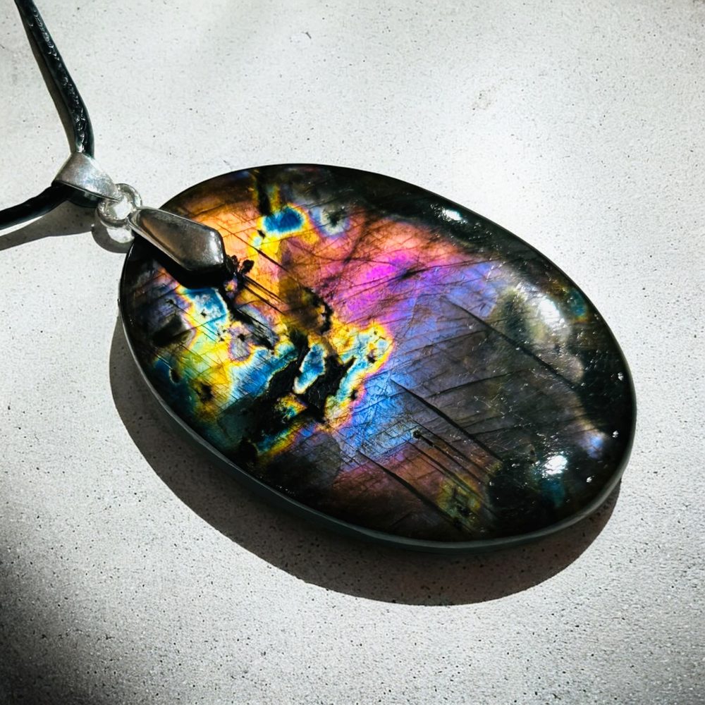 Collier Pendentif Labradorite - Mystère Éthéré