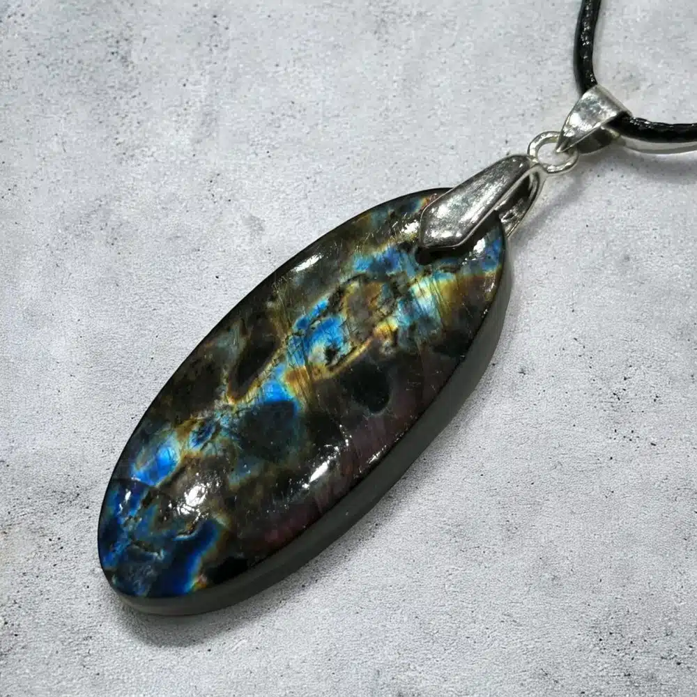 Collier Pendentif Labradorite - Harmonie Mystique