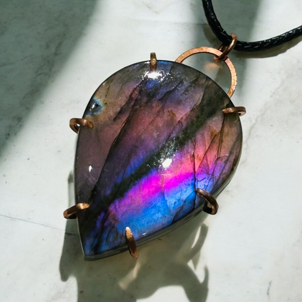 Collier Pendentif Labradorite - Lumière Mystique