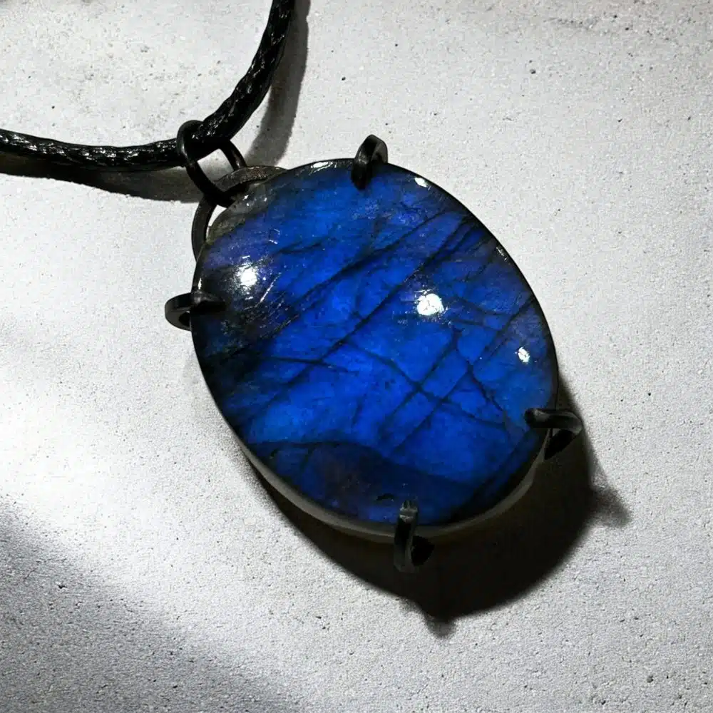 Collier Pendentif Labradorite - Bleu Profond