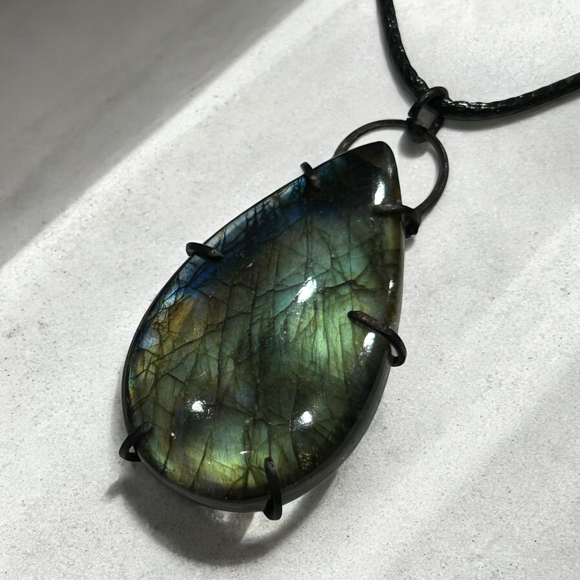 Collier Pendentif Labradorite - Voyage Protecteur – Image 4