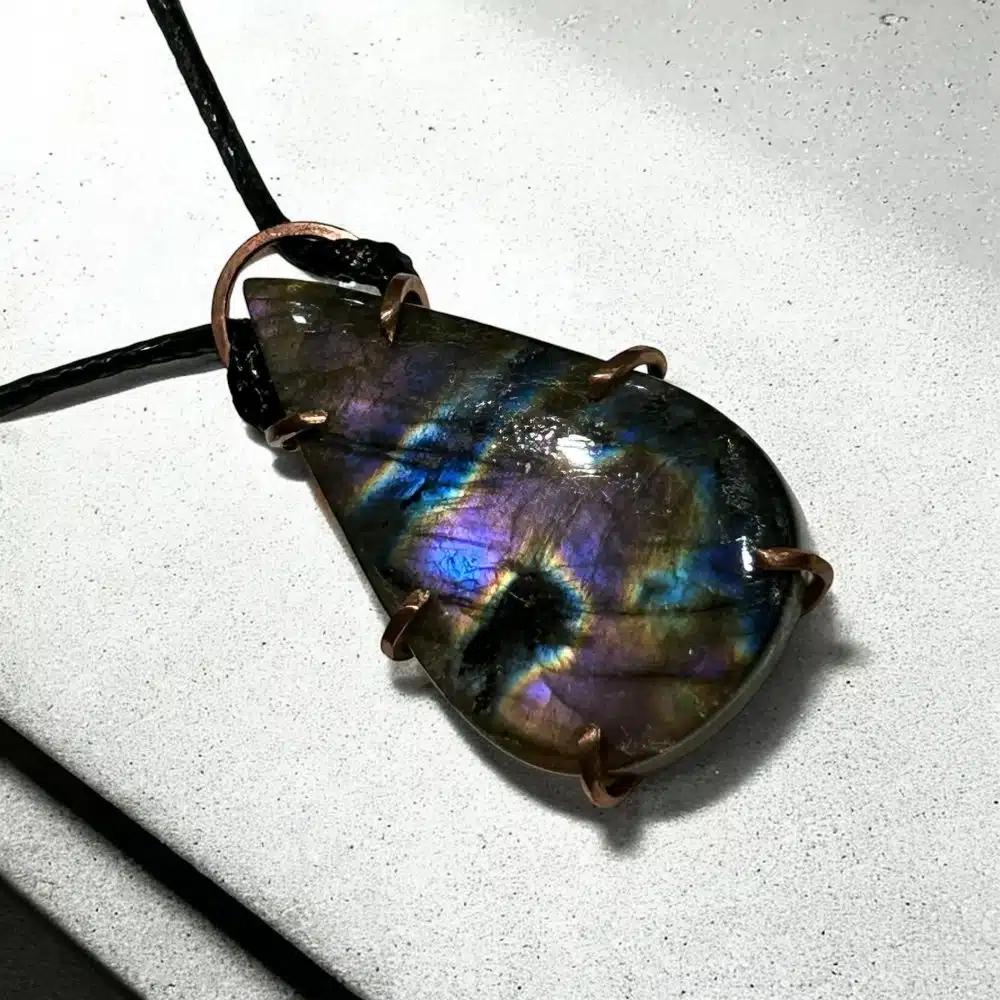 Collier Pendentif Labradorite - Cascade d’Harmonie