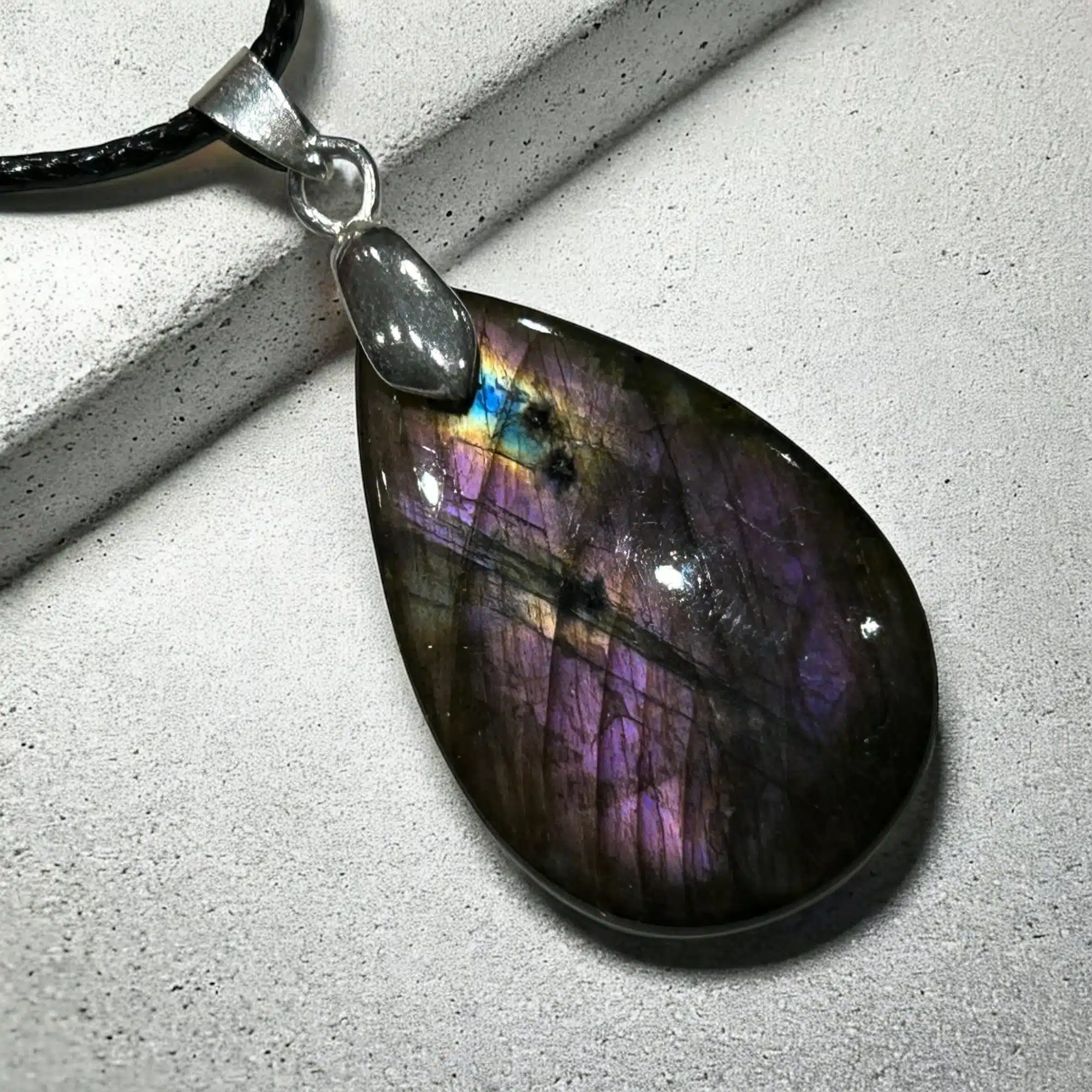 Collier Pendentif Labradorite - Bouclier Féérique – Image 3