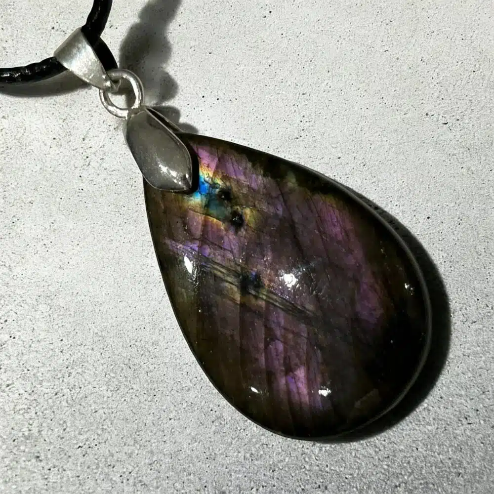 Collier Pendentif Labradorite - Bouclier Féérique