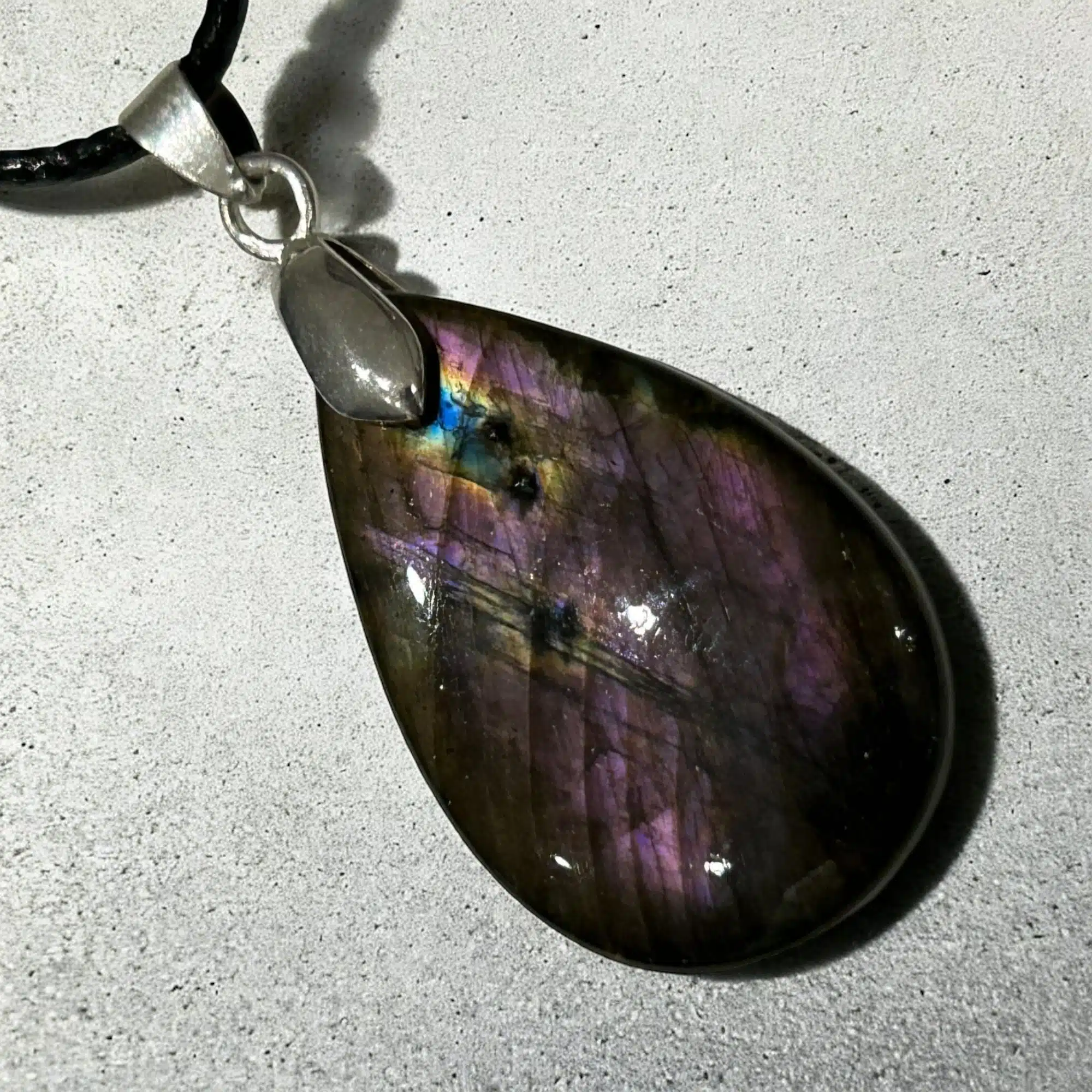 Collier Pendentif Labradorite - Bouclier Féérique – Image 2