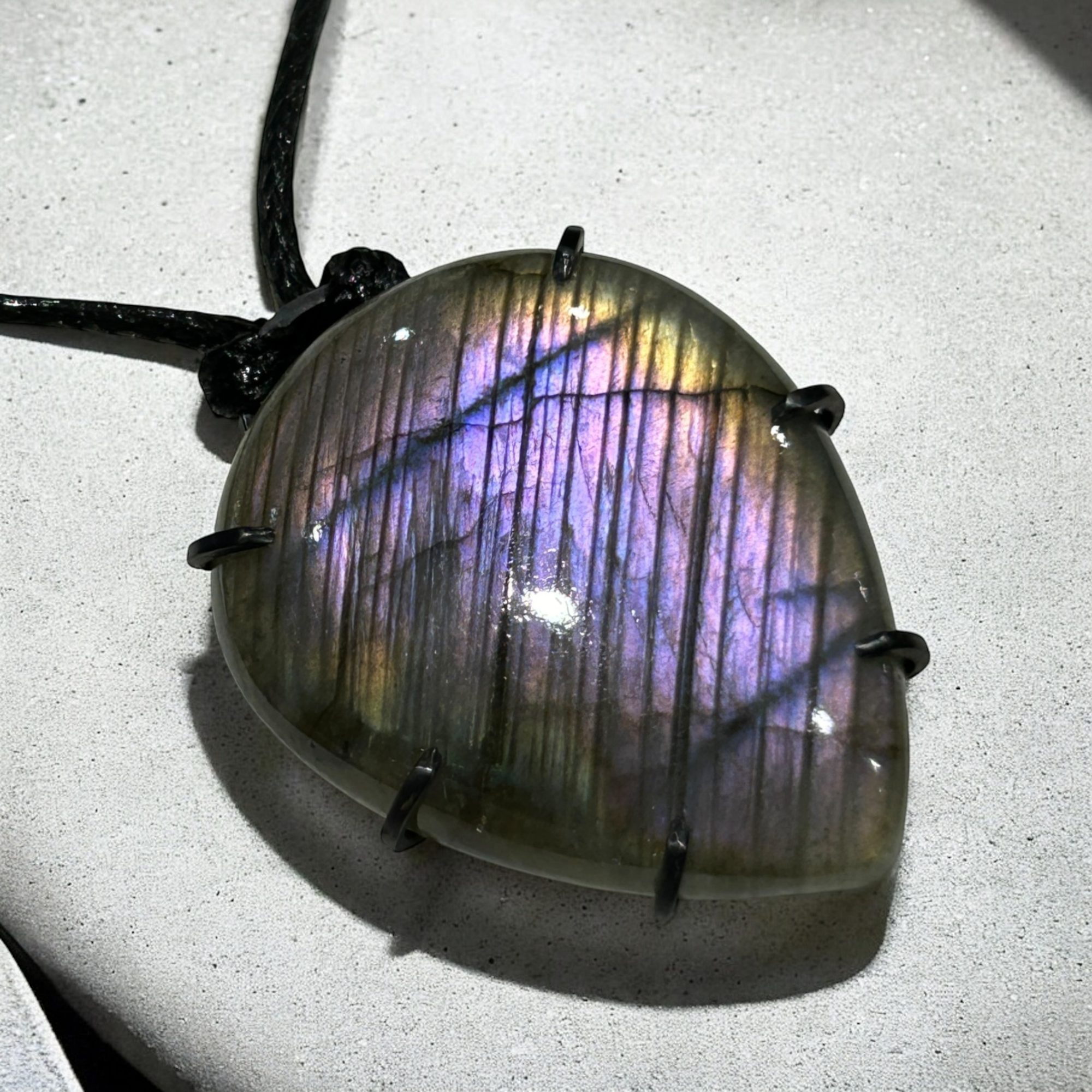 Collier Pendentif Labradorite - Douceur Enchantée – Image 3