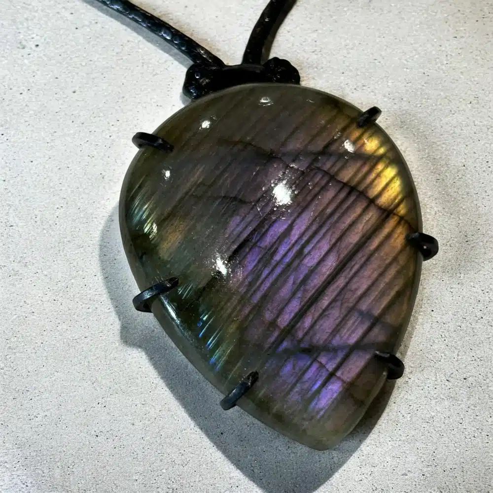 Collier Pendentif Labradorite - Douceur Enchantée