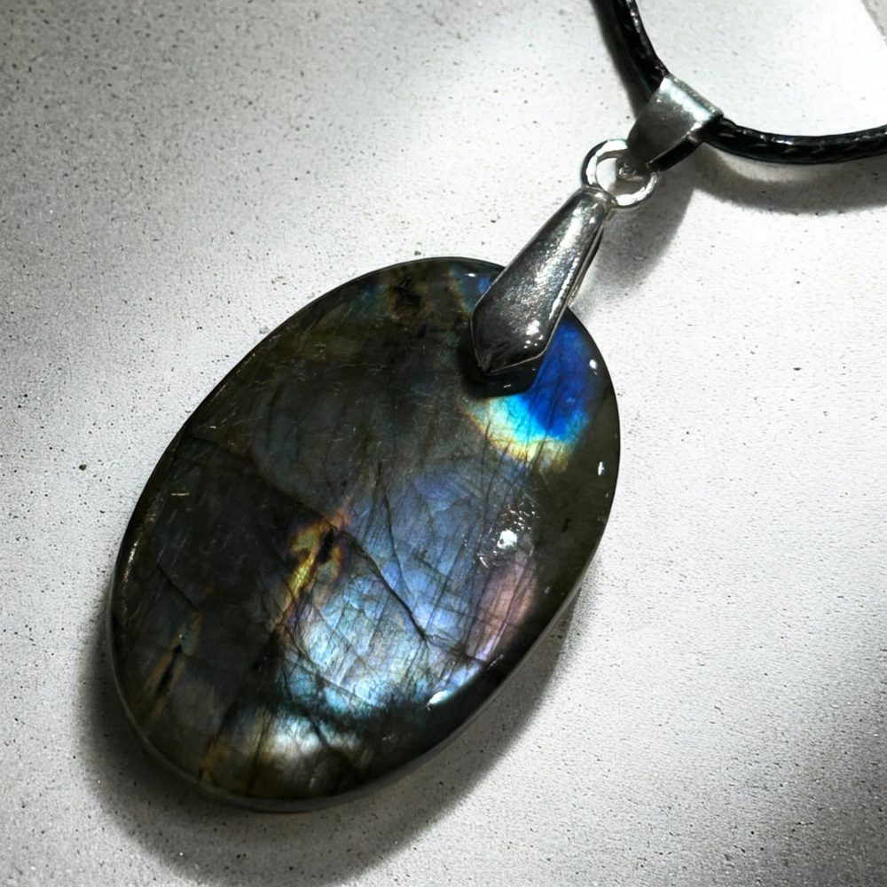 Collier Pendentif Labradorite - Lac des Fées