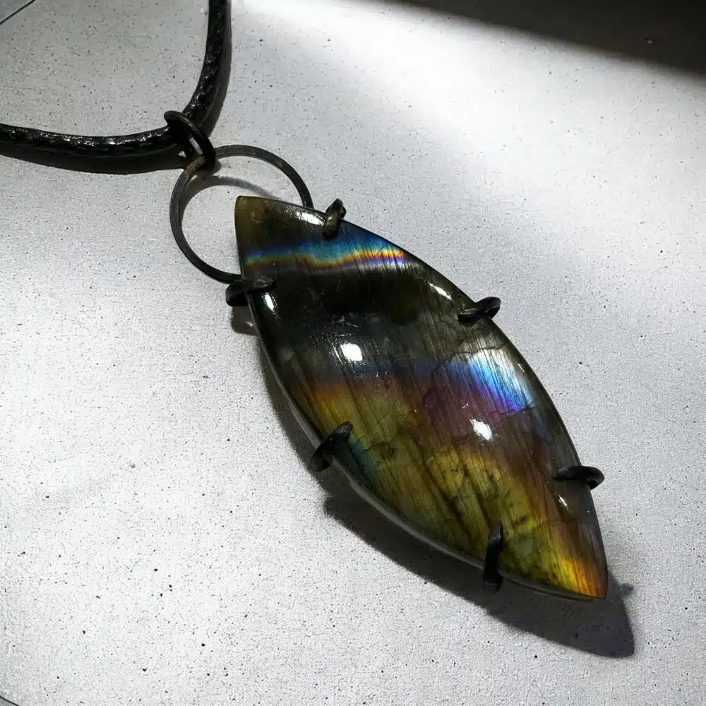 Collier Pendentif Labradorite - Sérénade Enchantée