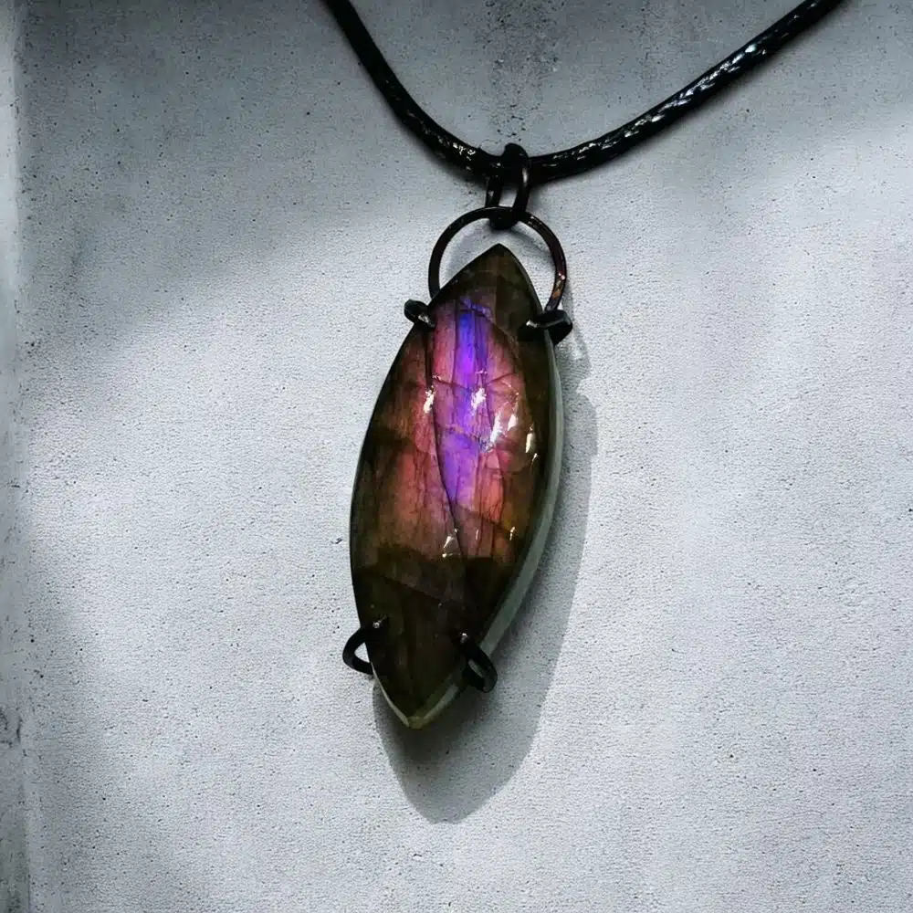 Collier Pendentif Labradorite - Marquise d'Aurore