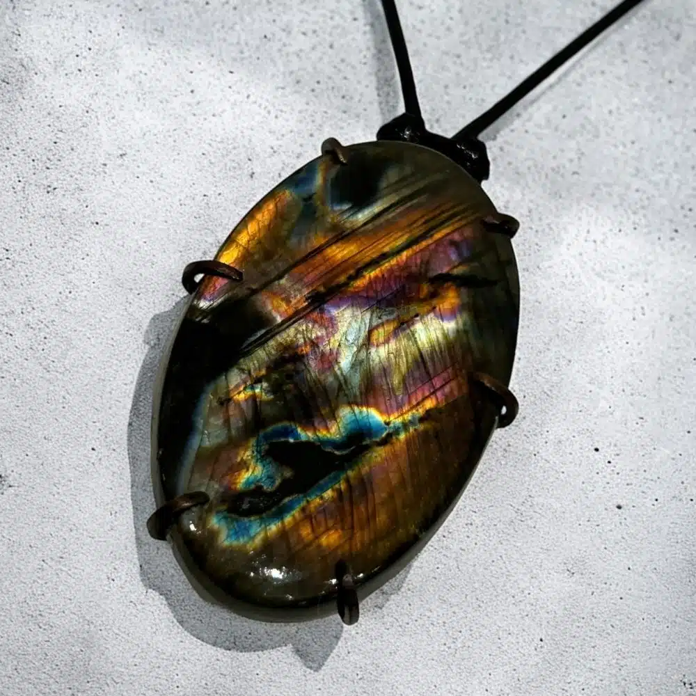 Collier Pendentif Labradorite - Flamme Intérieure